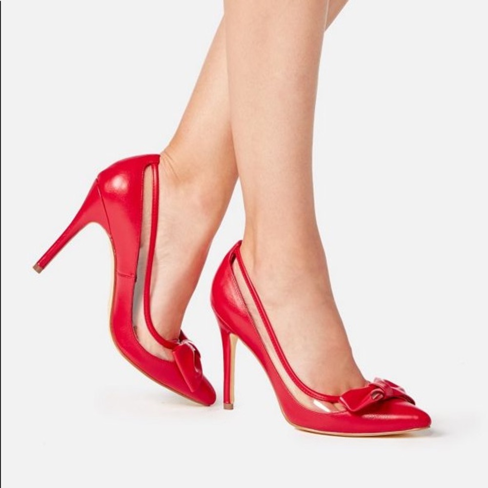 Acheline Bow Pump